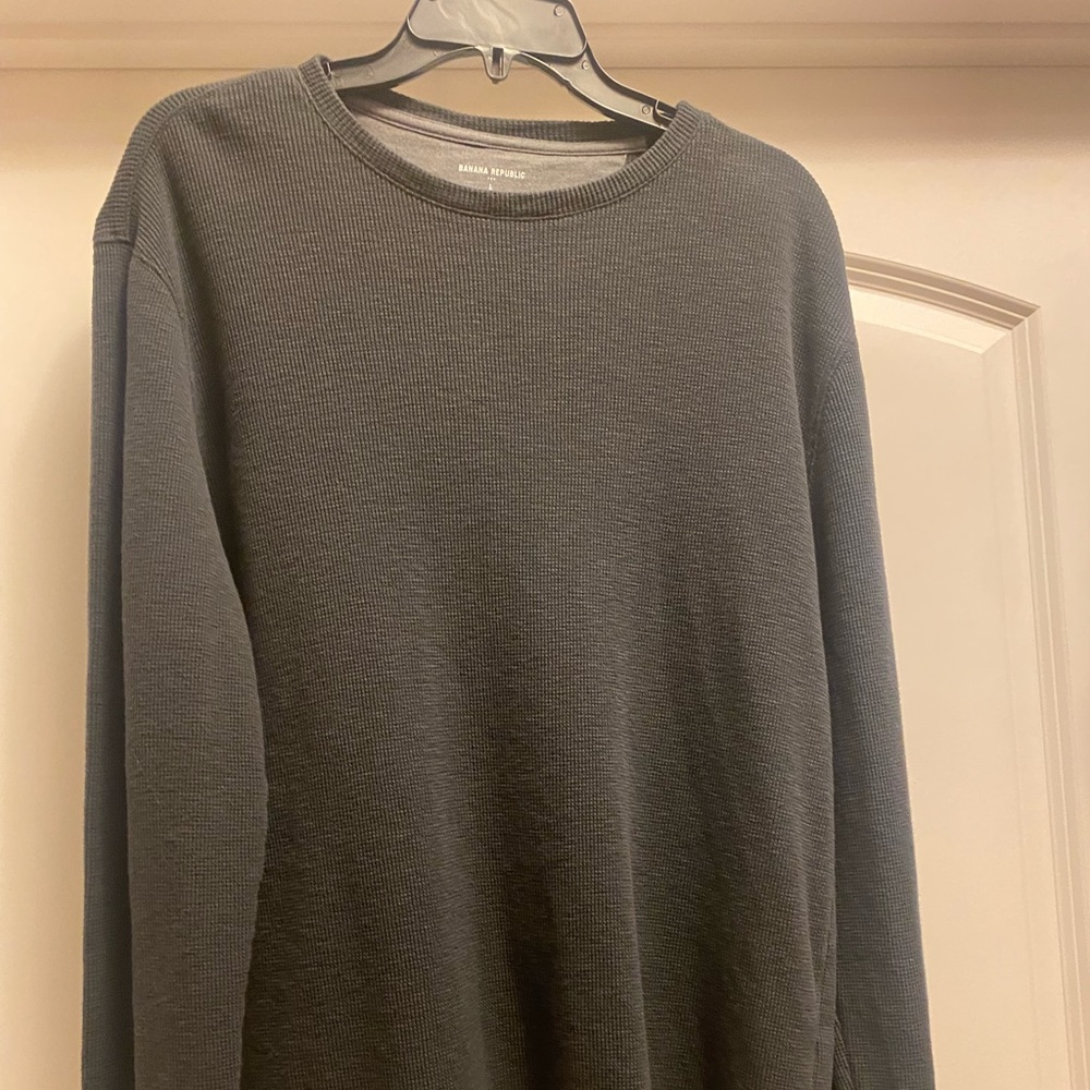 Banana Republic  Men’s Long-Sleeve Waffle Knit Grey Shirt - Large